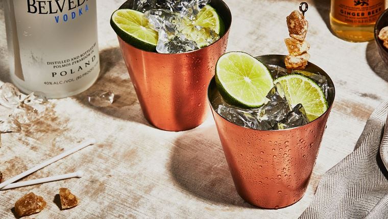 Η ιστορία, η συνταγή και το ξεχωριστό ποτήρι του Moscow Mule