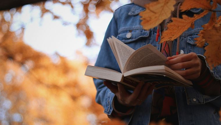 Τα 4 βιβλία που πρέπει να διαβάσεις οπωσδήποτε στη ζωή σου, σύμφωνα με το Harvard