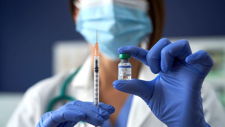 Ρεκόρ ραντεβού για τα εμβόλια και στις ηλικίες 40-44