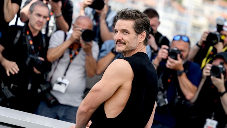 Το απλό πρόγραμμα γυμναστικής που άλλαξε το σώμα και το μυαλό του Pedro Pascal