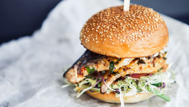 Αξίζει να δοκιμάσεις αυτό το fish burger