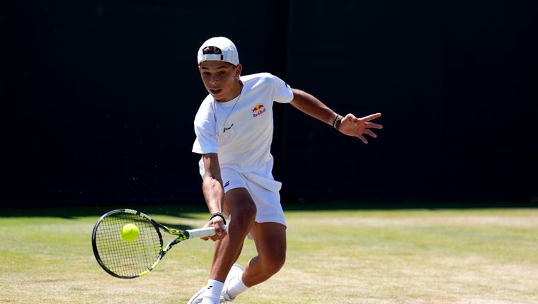 Ραφάηλ Παγώνης: Ποιο είναι το παιδί-θαύμα του ελληνικού τένις που έκλεψε τις εντυπώσεις στο Wilmblendon