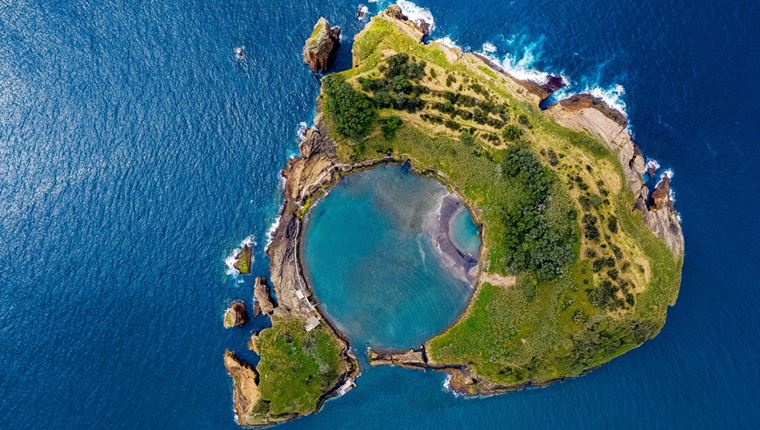 Το πιο όμορφο νησί στην Ευρώπη έχει τη δική του φυσική πισίνα