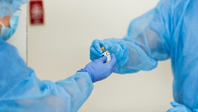 Η πιο υποσχόμενη έρευνα για το εμβόλιο του κορονοϊού διεξάγεται στην Οξφόρδη