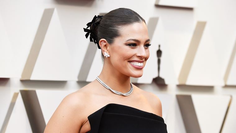 Η Ashley Graham 'λέει ναι' στο γυμνό