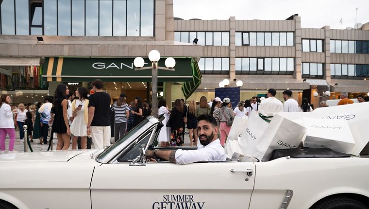 H Γλυφάδα έγινε το απόλυτο καλοκαιρινό σκηνικό για το νέο κατάστημα GANT