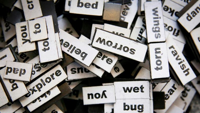 &quot;Rage bait&quot;: Τι σημαίνει η λέξη της χρονιάς 2025 του Λεξικού της Οξφόρδης