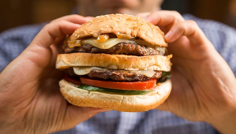 Οι τροφές που πρέπει να αποχαιρετήσεις αν θες να χάσεις βάρος