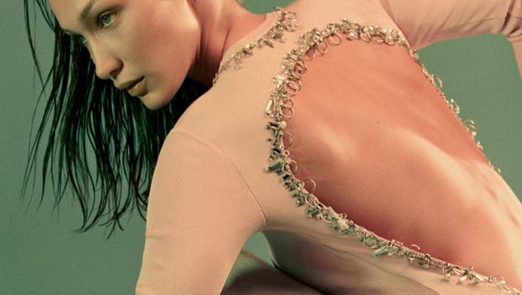 Bella Hadid και Kendall Jenner στη νέα καμπάνια της Givenchy