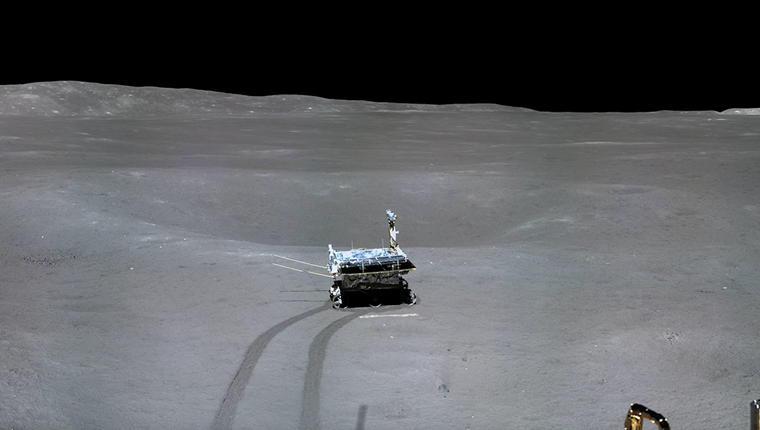 Τι συμβαίνει τελικά στην σκοτεινή πλευρά του φεγγαριού;