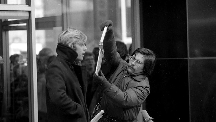 Το peacoat σαλπάρει στο χειμωνιάτικο αντρικό στυλ