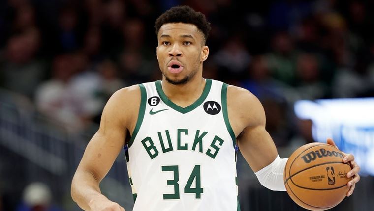 Γιάννης Αντετοκούνμπο σε ρόλο προπονητή, επειδή μπορεί