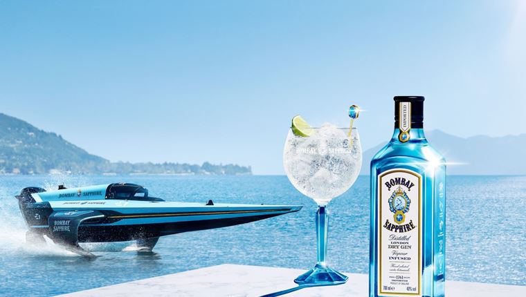 Με τo ΒOMBAY SAPPHIRE στους &quot;ηλεκτρισμένους&quot; αγώνες ταχύτητας σκαφών Ε1 στο Μονακό και καλεσμένη τη Βάσια Κωσταρά.