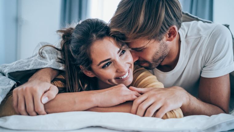 Ο καλύτερος τρόπος να πεις στη σύντροφό σου ότι έχεις πολύ μικρό πέος