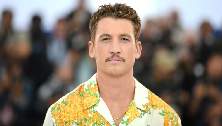 Το καλοκαιρινό mafia look του Miles Teller