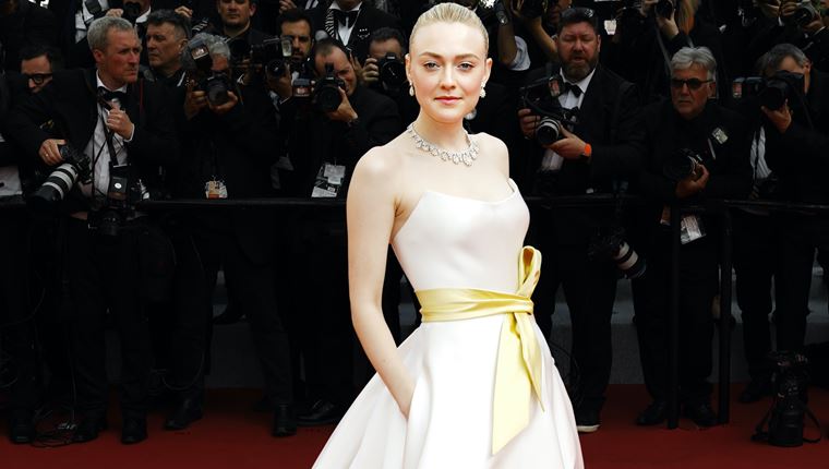 Η Dakota Fanning δεν παίζει πια κρυφτό