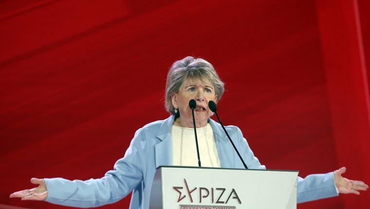H Έλενα Ακρίτα ανακοίνωσε ότι μένει στον ΣΥΡΙΖΑ-20 σχόλια και αντιδράσεις