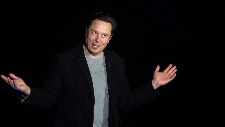 Ο Elon Musk έχει κάτι να πει για τη διαμάχη Johhny Depp-Amber Heard