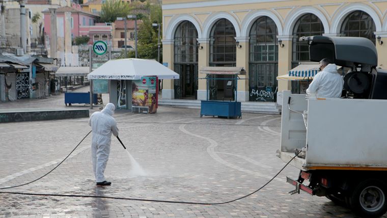 Σε γενικό lockdown η χώρα
