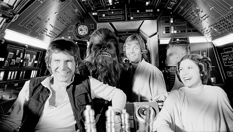 Αυτό το λεύκωμα είναι γεμάτο με backstage υλικό από τις πρώτες μέρες του Star Wars