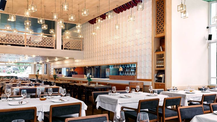 Οι μάγειρες και τα εστιατόρια που έκαναν μόδα την ελληνική κουζίνα