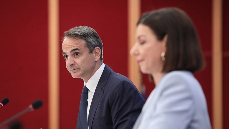 Μίνι ανασχηματισμός στην κυβέρνηση