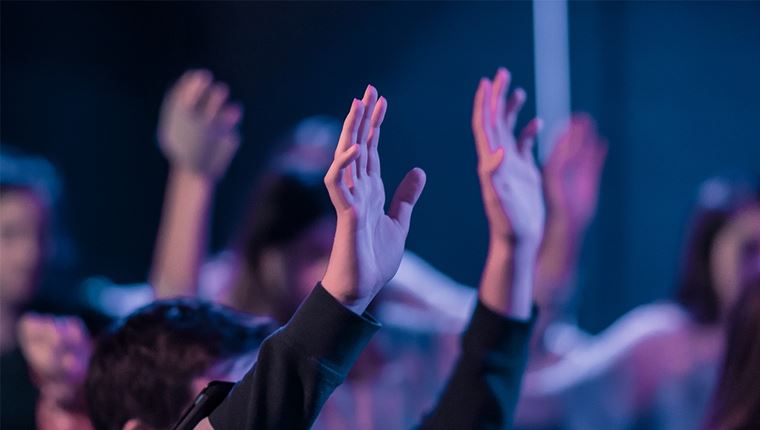 Πώς θα μπορούσε να είναι το εφηβικό θέατρο σήμερα