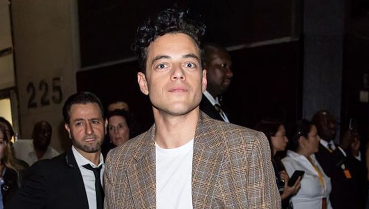 Ο Rami Malek και το πιο κομψό πανωφόρι του φθινοπώρου