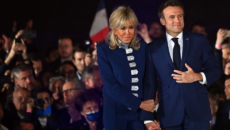 Η εξάρτηση του Emmanuel Macron από τη Brigitte