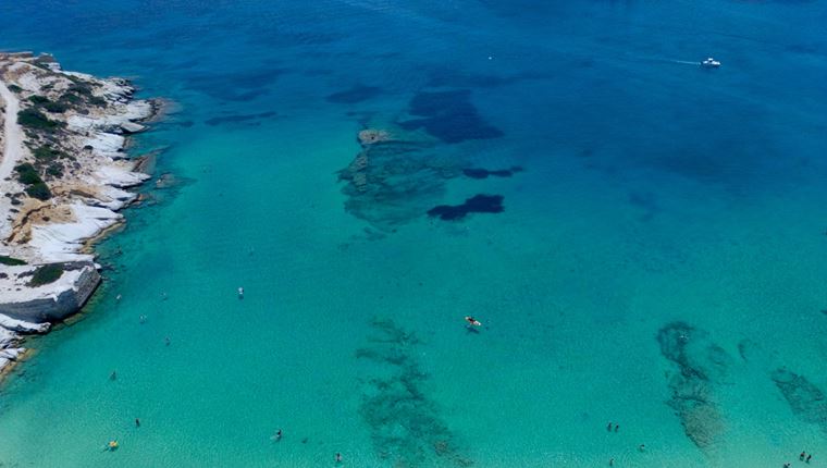 Ρωτήσαμε το ChatGPT πού να πάμε διακοπές το καλοκαίρι χωρίς να δώσουμε ένα νεφρό