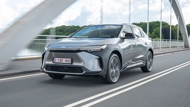 Γιατί η Toyota δεν ασχολήθηκε σοβαρά με τα ηλεκτρικά αυτοκίνητα