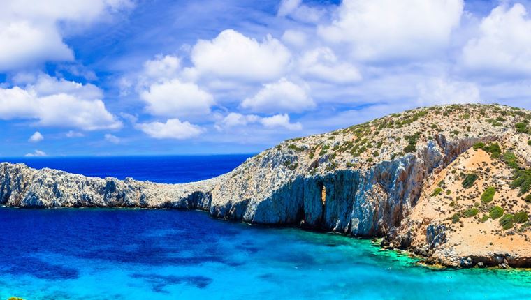 Όλοι αποθεώνουν το ελληνικό &quot;νησί των πειρατών&quot; γιατί τα έχει όλα