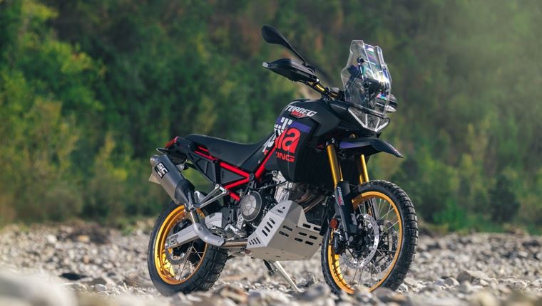 Στην Ελλάδα οι νέες Aprilia Touareg Rally και Moto Guzzi Stelvio Duecento Tributo