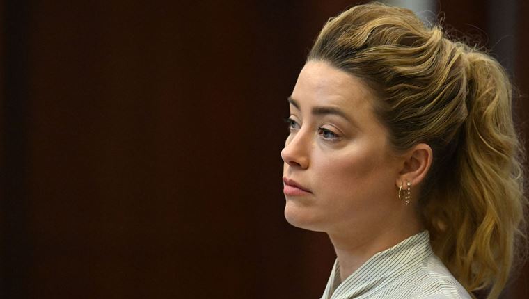 Τα χειριστικά τρικ της Amber Heard στο δικαστήριο