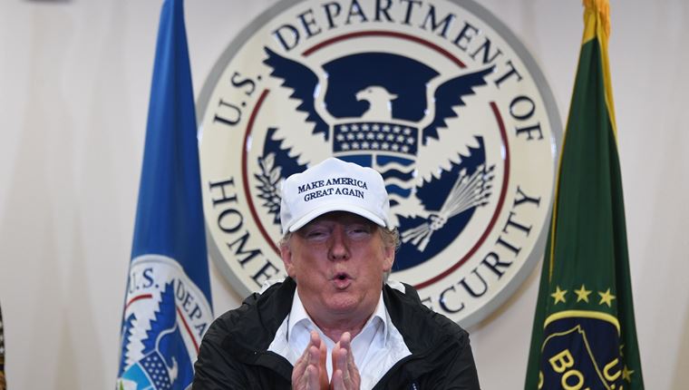 Οι 25 εταιρείες που πληρώνουν 115 εκ. δολάρια ετησίως στον Donald Trump