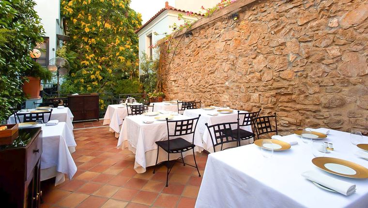 Στη Σπονδή για δείπνο με φίλους