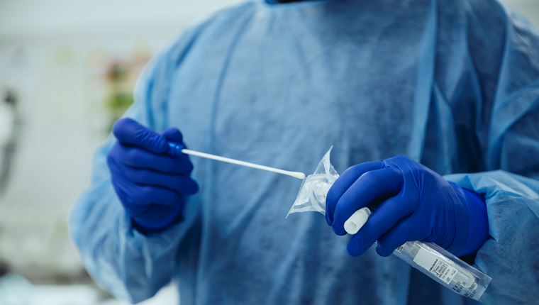 Όλα τα νεότερα δεδομένα για τη μετάδοση του SARS-CoV-2