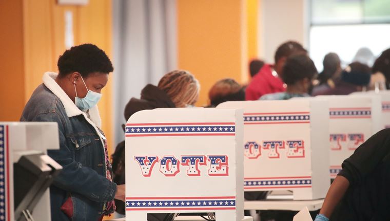 Αμερικανικές εκλογές 2020: Από το δικαίωμα στην άμβλωση έως τα ψυχότροπα μανιτάρια