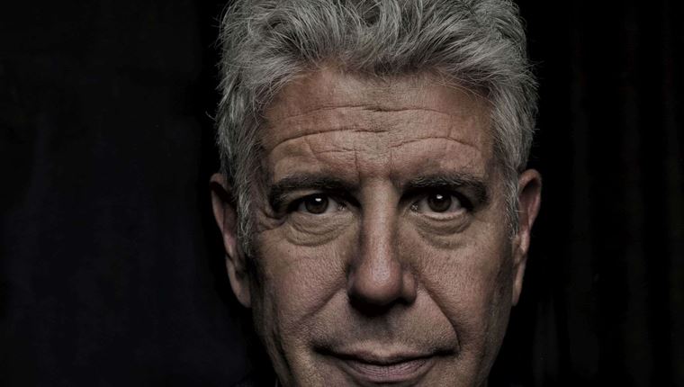 Ο Anthony Bourdain κι ό,τι άλλο θα βρεις στο νέο Esquire