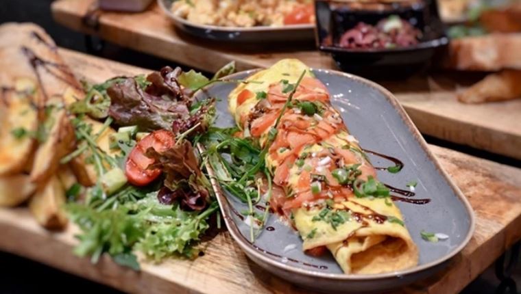 Στο νέο En Aithria Athens για brunch με θέα