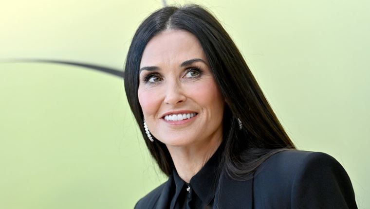 Λατρεύουμε τις αποκαλυπτικές εμφανίσεις της Demi Moore