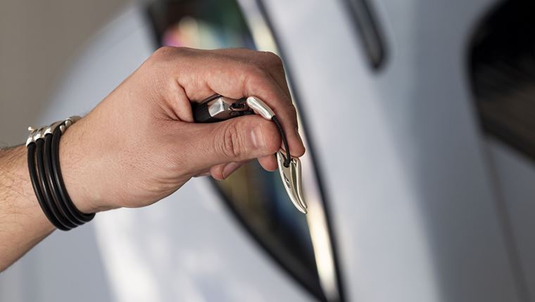 Ο Οίκος Minas παρουσιάζει το Limited Edition Pendant εμπνευσμένο από το Byd Seal