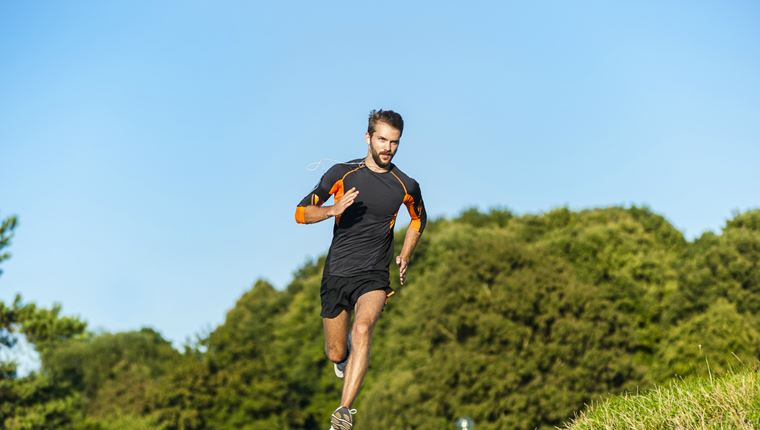Αν θέλεις να βελτιώσεις τους χρόνους σου στο τρέξιμο, μην κάνεις ό,τι έκανες μέχρι σήμερα