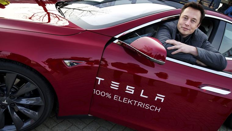 Παιδόφιλο αποκάλεσε έναν από τους διασώστες της Ταϊλάνδης ο Elon Musk