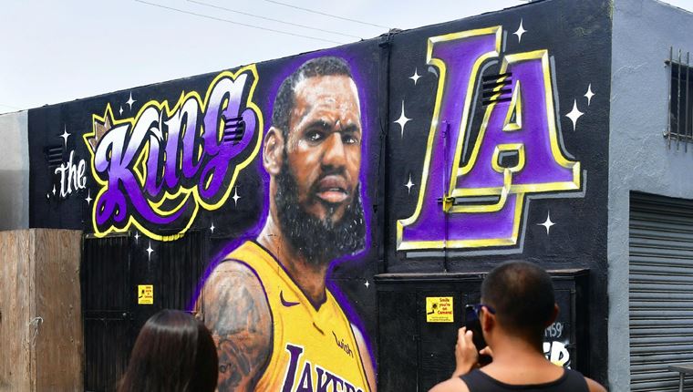 Οι χρυσές business του LeBron στο Λος Άντζελες