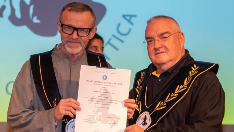 O Jo Nesbo τώρα και Επίτιμος Διδάκτορας του Πανεπιστημίου Δυτικής Αττικής