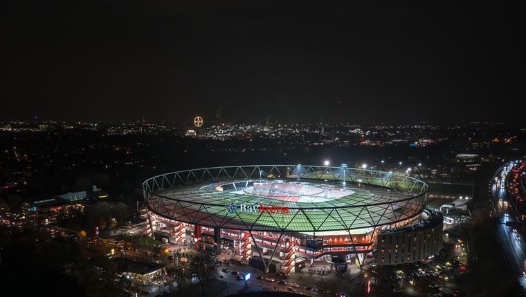 Η Λεβερκούζεν μόλις έγινε η πρώτη ομάδα που παίρνει αήττητη τον τίτλο στη Bundesliga