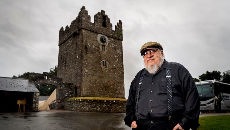 Ο George R.R. Martin γράφει τo επόμενο βιβλίο του Game of Thrones