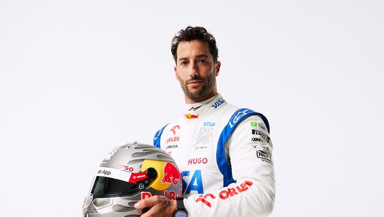 Η Tudor επιστρέφει στον μηχανοκίνητο αθλητισμό με το εντυπωσιακό Black Bay Ceramic