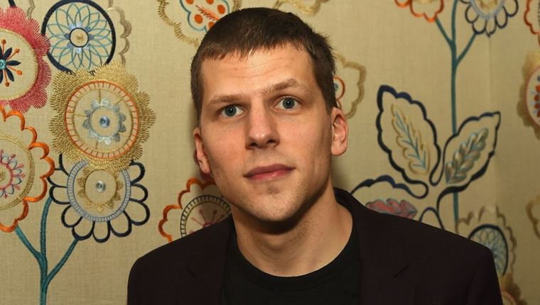 Όσα έμαθε η ζωή στον Jesse Eisenberg